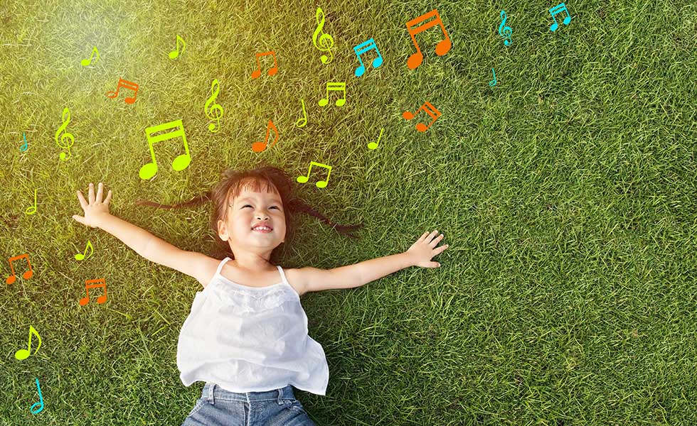 今必要なのは「みんなで楽しめる楽曲」ではなく、「一人ひとりに寄り添う楽曲」（写真提供／Shutterstock）