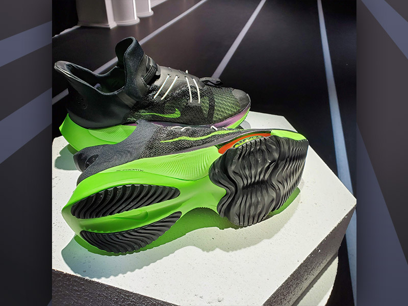 ナイキ厚底シューズはなぜ速いか　ついに見つけた最適クッション