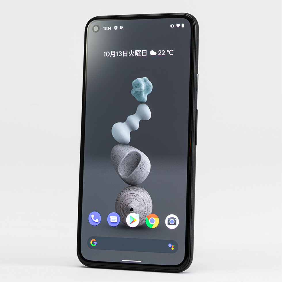 手ごろな高級機 グーグル Pixel 5 は5gスマホの定番になるか 日経クロストレンド