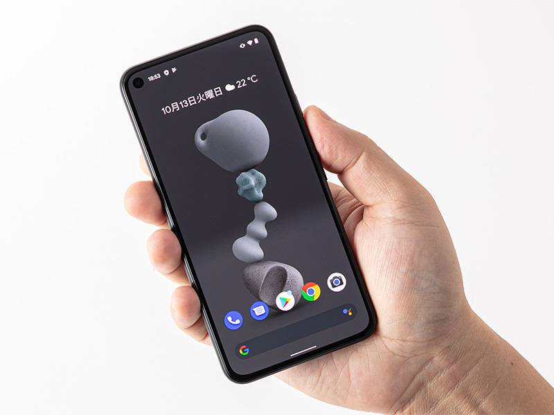 手ごろな高級機　グーグル「Pixel 5」は5Gスマホの定番になるか