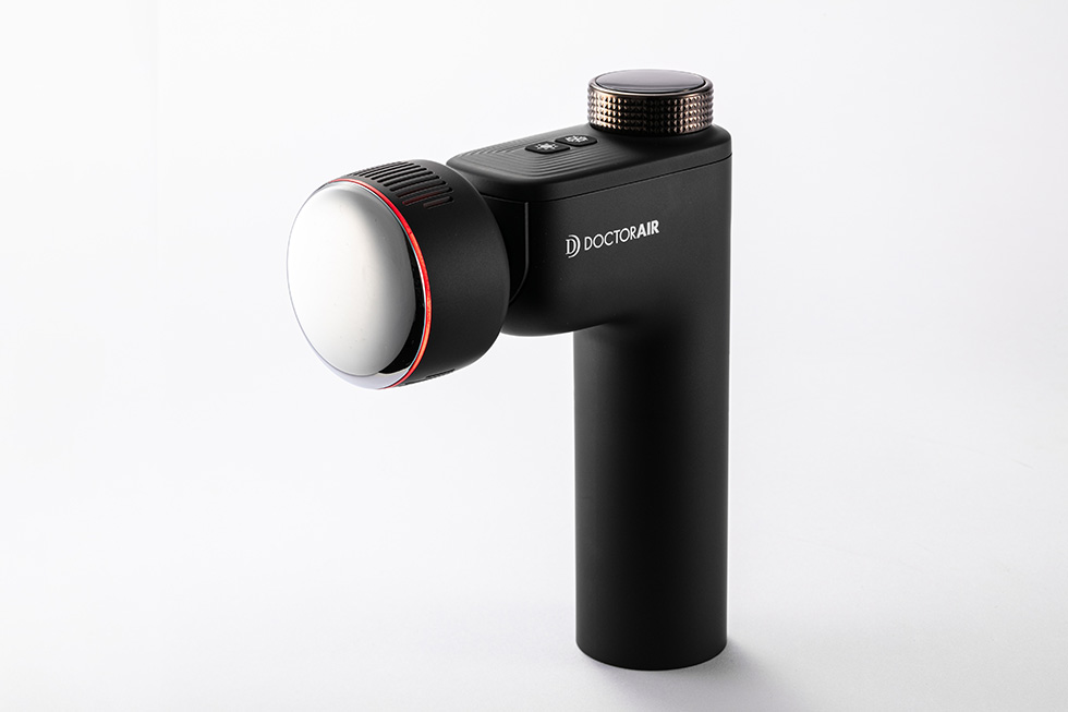 温冷マッサージができるエクサガンでコロナ疲れを取ってみた：日経