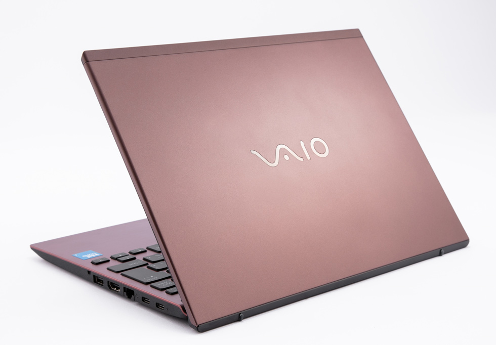 VAIOのノートPC「VAIO Pro PG」 KDDIのConnectINで魅力倍増するか