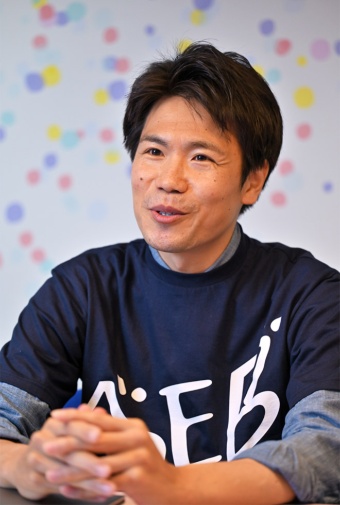 BEBマーケティングユニットディレクターの鎌倉氏。BEB以外にも「サーフジャック ハワイ」と21年春に中国に開業した「嘉助天台」のサポートも行っている