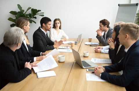 ハリウッドの世界で日々行われているタフな交渉。グローバル企業の社員たちはいったいどのようにして交渉術を身に付けるのだろうか(写真/Shutterstock)