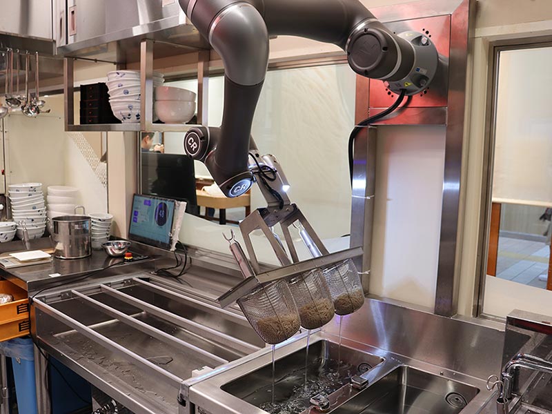 新型コロナで変化　JR東の「ロボット」と「無人店舗」の現在地