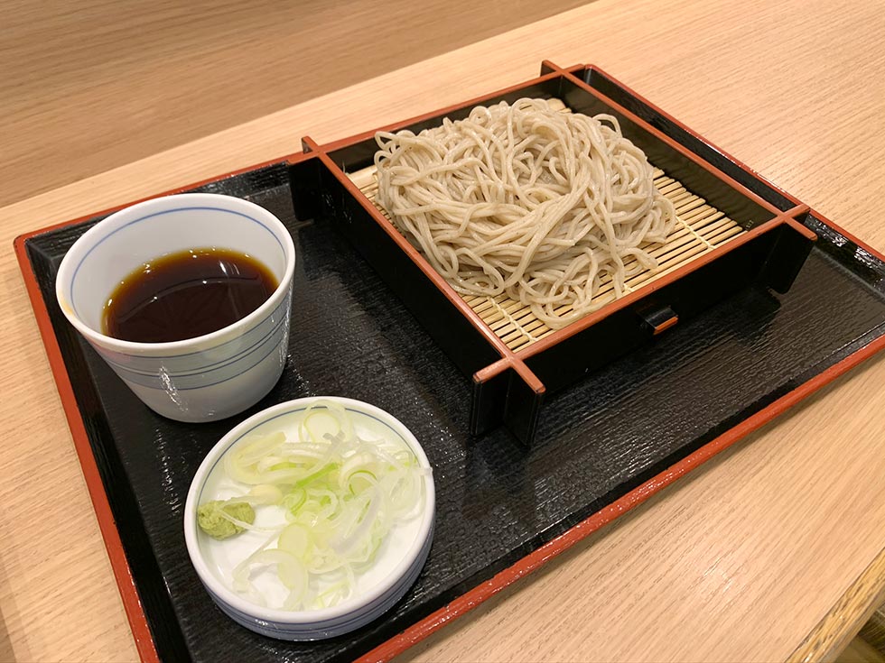 もりそばを試食。しっかりと冷えて麺が引き締まっていた