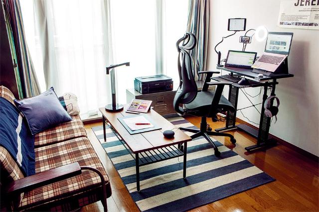 Iphoneをwebカメラに 自宅でテレワークした記者の奮闘記 日経クロストレンド