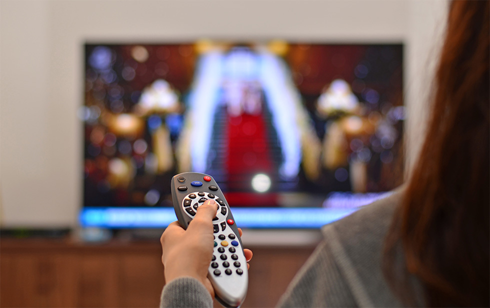 現在でもテレビCMは強い影響力を持っているが、ネット広告やモバイル広告の市場が拡大している（写真／Shutterstock）