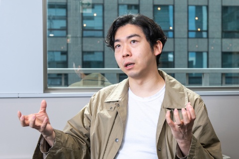 ビービット東アジア営業責任者の藤井保文氏。上海・台北・東京を拠点に活動。国内外のUX思想を探究すると同時に、実践者として企業の経営者や政府へのアドバイザリーに取り組む。著作『アフターデジタル』シリーズは累計14万部を突破