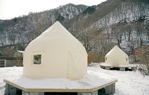 2021年ヒット予測ランキング 1位は「無人駅×グランピング」(画像)