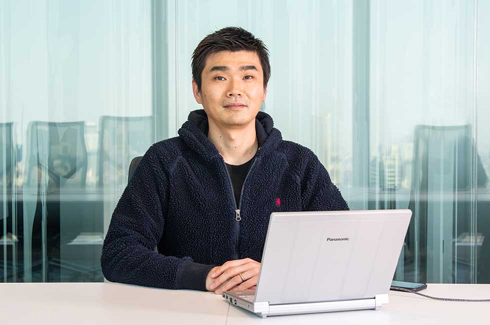 ミクシィの木村弘毅社長（写真）が同社の競輪アプリやスポーツ事業について、IT評論家の尾原和啓氏と対談した