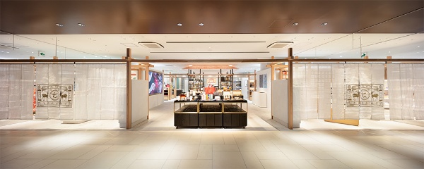 2019年11月、渋谷スクランブルスクエアにオープンした国内最大の旗艦店「中川政七商店 渋谷店」。“日本の工芸の入り口”をコンセプトに、全国800超のメーカーと作った約4000点の商品が並ぶ