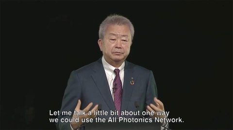 NTTの澤田氏は、IOWN構想の中核となる「オールフォトニクス・ネットワーク」に関する技術を説明