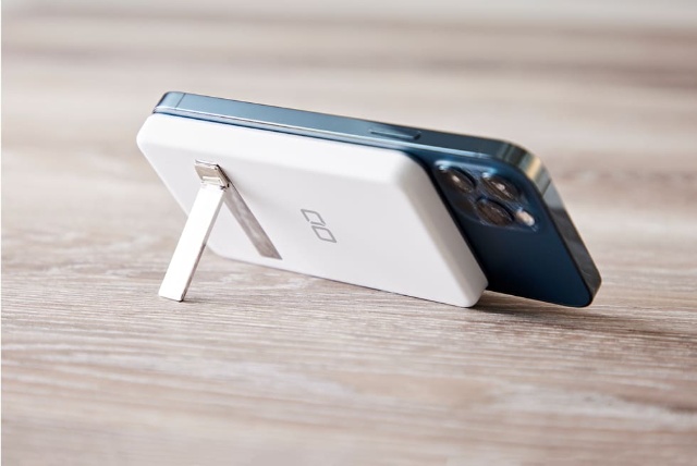 充電 テレワーク 巣ごもり スマホをもっと便利にする9グッズ 日経クロストレンド 充電 テレワーク 巣ごもり スマホをもっと便利にする9グッズ 日経クロストレンド