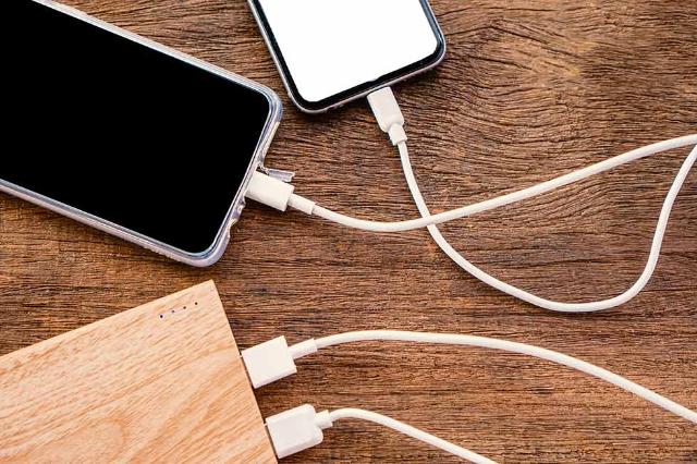 スマホのバッテリー切れと容量不足問題 解決のコツ教えます 日経クロストレンド スマホのバッテリー切れと容量不足問題 解決のコツ教えます 日経クロストレンド