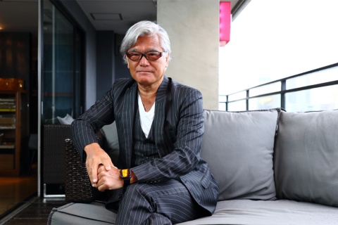 バルニバービの創業者で社長の佐藤裕久氏。1961年京都市生まれ。91年にバルニバービ総合研究所を設立し、社長に就任。98年に現在の社名に変更し、地域に根差した店舗づくりを展開する傍ら、商業施設のプロデュースなども行う
