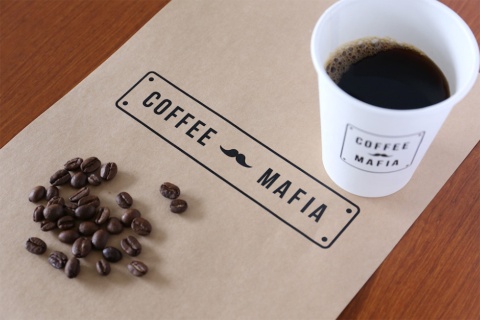 飲食店経営のfavy（東京・新宿）はコーヒー飲み放題のサブスクリプション「coffee mafia」を展開する。複数の失敗を乗り越え、利益を生むサービスへと改善した