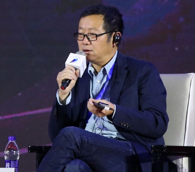 劉慈欣(りゅう・じきん/リウ・ツーシン)。63年、中国山西省生まれ。エンジニアとして発電所に勤める傍ら小説の執筆を始め、99年に中国のSF雑誌「科幻世界」でデビュー。『三体』で一躍世界的ベストセラー作家に(写真:VCG/Getty Images)
