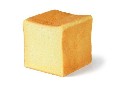 やや黄色みがかっているのが特長。バターや卵を一般的な食パンの配合よりも多く使っている（写真提供／モスフードサービス）