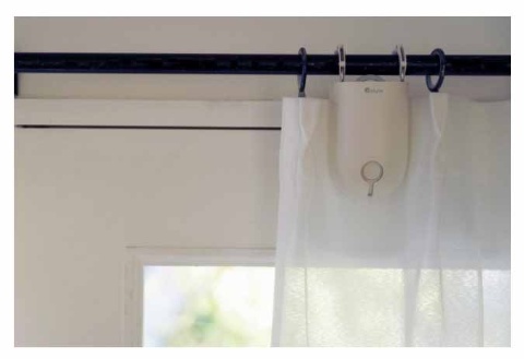 カーテンの自動開閉を可能にするスマートデバイス「スマートカーテン」