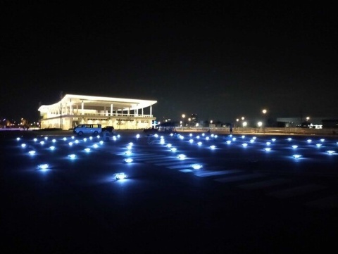 ドローンが夜空を彩る「Drone Fireworks in 川崎競馬場」が開催