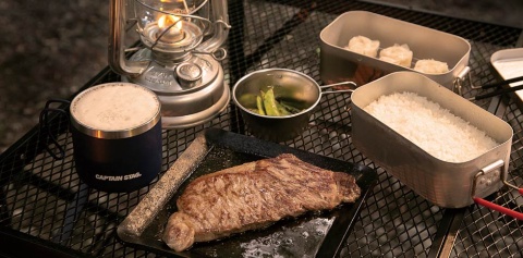 キャンプ飯でステーキに挑戦 たき火台で焼いて“映える”写真も(画像)