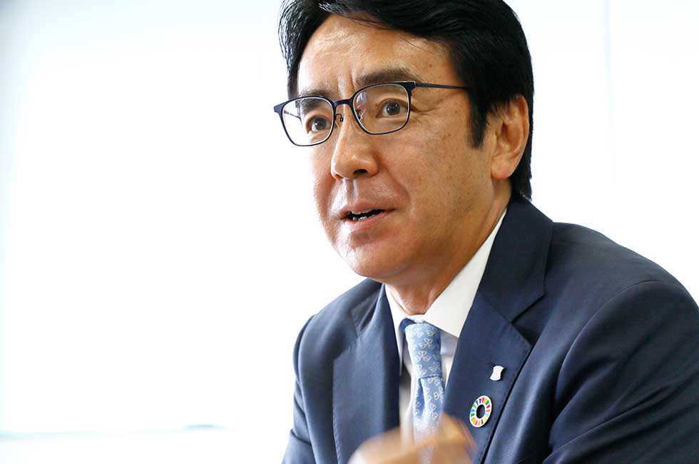 若手マーケターの問いに答えるのは、ローソン社長の竹増貞信氏