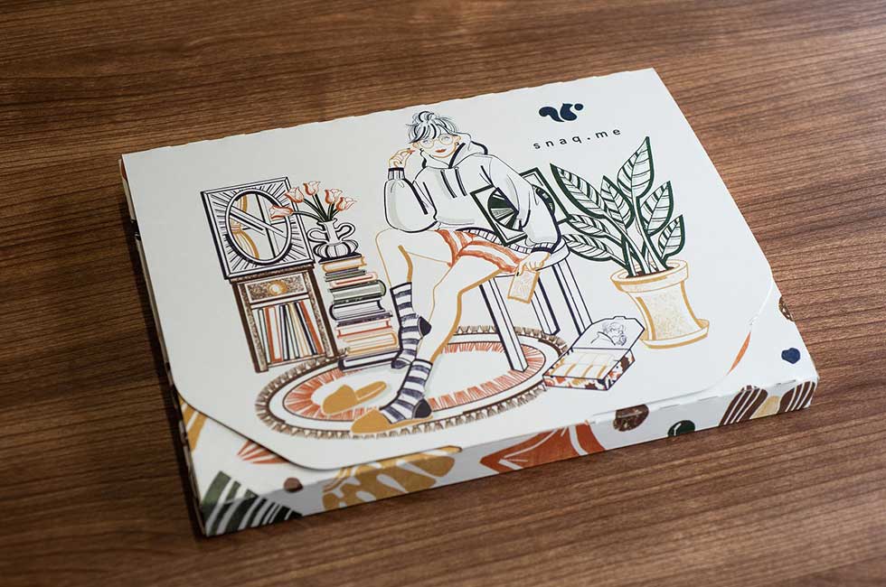 毎月デザインが変わるオリジナルの箱（写真／工藤朋子）