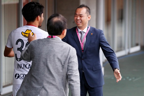 メルカリ 小泉文明会長 経営者の原点は巨大サークルの立て直し 日経クロストレンド メルカリ 小泉文明会長 経営者の原点は巨大サークルの立て直し 日経クロストレンド