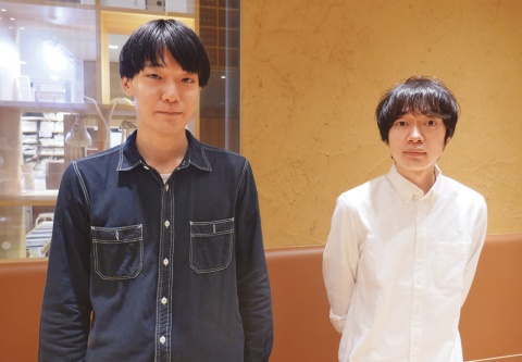 左からMUJI新宿の店長、永戸順也氏と、無印良品 新宿の店長、白濱賢氏