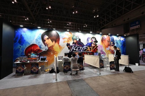 SNKのブースでは、2022年2月に発売予定の格闘ゲーム『THE KING OF FIGHTERS XV』を展示していた