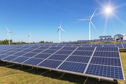 再生可能エネルギーなどのクリーンエネルギーの重要性が増している（写真／Shutterstock）
