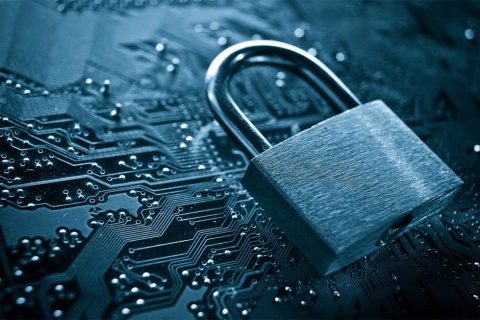 NTTはセキュリティーやプライバシーを守ることができる秘密計算システム「算師」、NTTコミュニケーションズはWebブラウザーで秘密計算が利用できるクラウドサービス「析秘」を展開する（写真／Shutterstock）