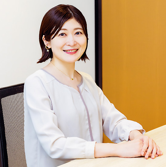 刀の子会社、イーメディカルジャパン副社長COOを務める塩谷さおり氏。楽天を経て20年に「刀」入社。医師一家の出身であり、本サービス発案、ブランド設計を手掛けた