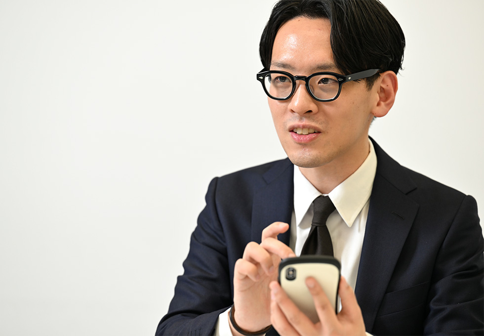 論文「デバイスの違いが消費者反応に及ぼす影響 ―解釈レベル理論による効果の検討―」を発表した早稲田大学商学学術院助手の須田孝徳氏