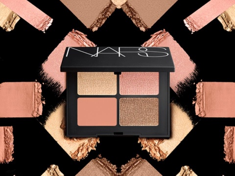 NARSから発売中の、4色セットのアイシャドーパレットコレクション「クワッドアイシャドー」。濃厚な発色、ベルベットを思わせるような滑らかなつけ心地が評判となっている