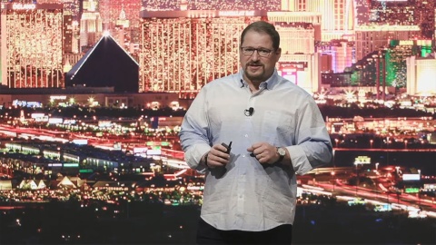 CES 2022のメディアイベントに登壇するクアルコムのクリスティアーノ・アモン氏