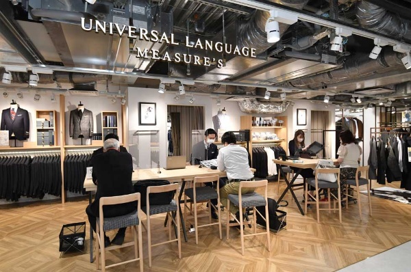 コロナ禍でスーツ業界仕立て直し 安売り一辺倒 脱ぎ捨てる 日経クロストレンド コロナ禍でスーツ業界仕立て直し 安売り一辺倒 脱ぎ捨てる 日経クロストレンド