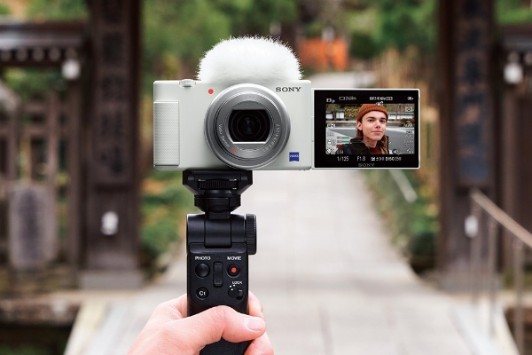 ソニー 持ち方を考えた 動画撮影にふさわしいカメラデザイン 日経クロストレンド ソニー 持ち方を考えた 動画撮影にふさわしいカメラデザイン 日経クロストレンド