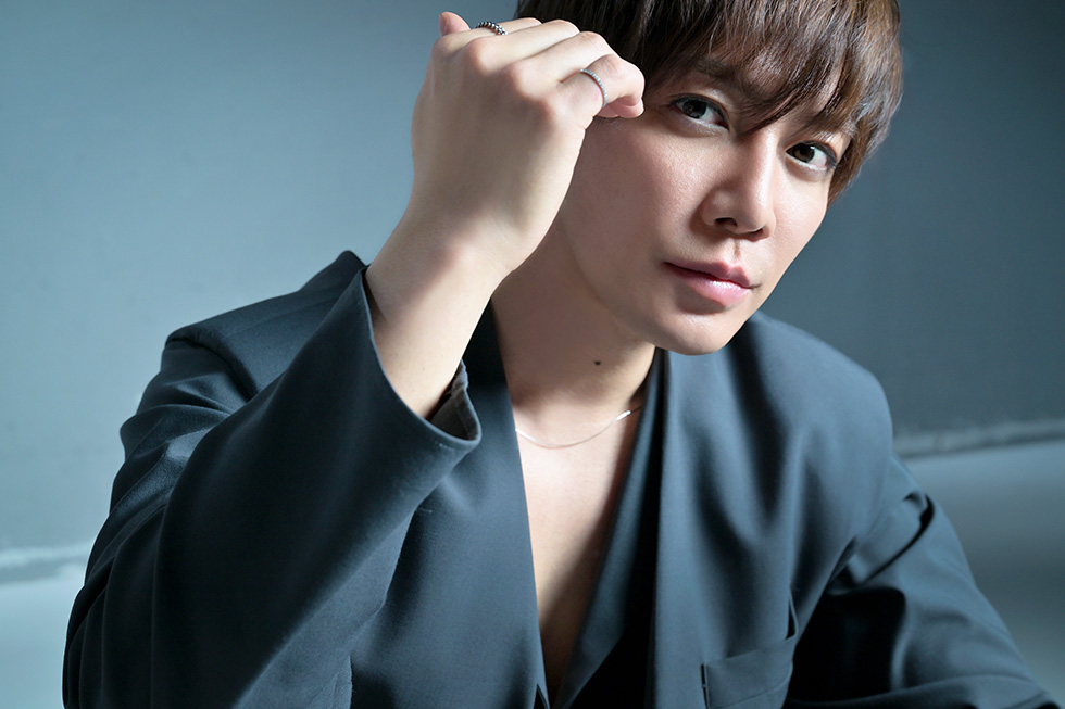 成宮寛貴が8年ぶり俳優復帰 その心境の変化とは？：日経クロストレンド