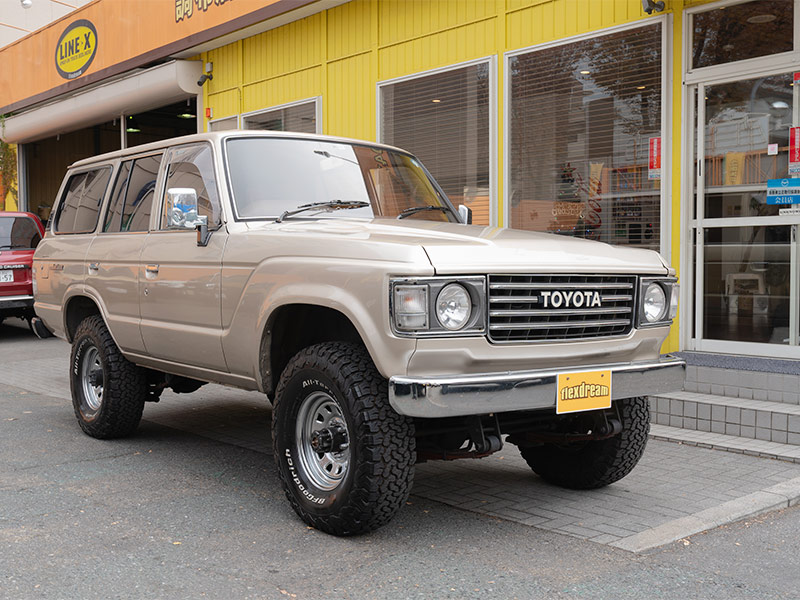 トヨタ「ランクル」人気、中古でも新車超え500万円　誰が買う？