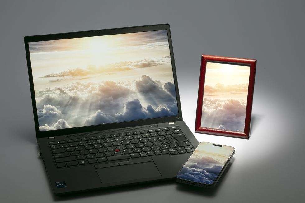 故人のスマホのロックを解除できないと、葬儀や相続手続きに支障を来す恐れがある