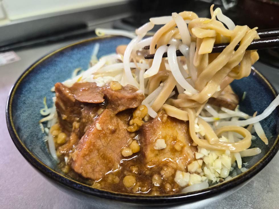 セブンが大胆な「自己否定」 “二郎系キット”反タイパ売れの舞台裏