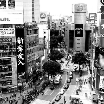 6月に渋谷をジャックした「新章突入」のクリエイティブ（写真提供：BMSG）