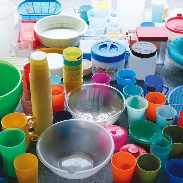 プラ製品は悪なのか 使い捨てず 経年変化を楽しむものづくり 日経クロストレンド プラ製品は悪なのか 使い捨てず 経年変化を楽しむものづくり 日経クロストレンド