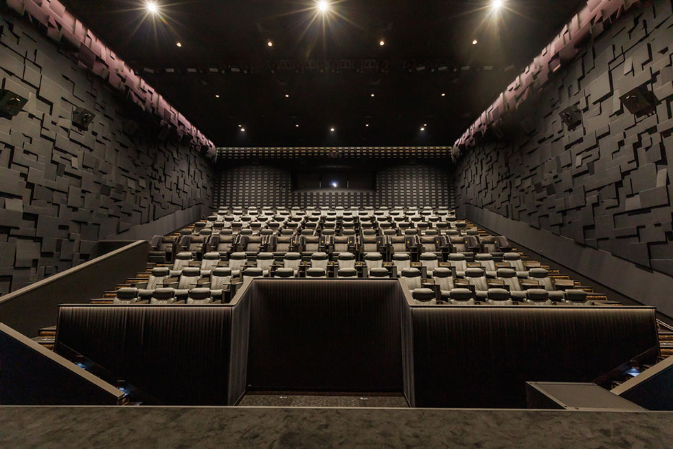 歌舞伎町タワー、全席プレミアム席のシネコン 誕生の経緯と今後の狙い