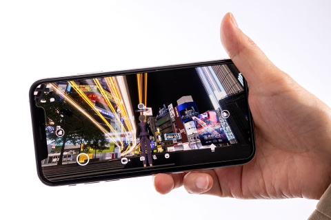 「バーチャル渋谷」はスマートフォンで簡単に入れる (C)渋谷5Gエンターテイメントプロジェクト」