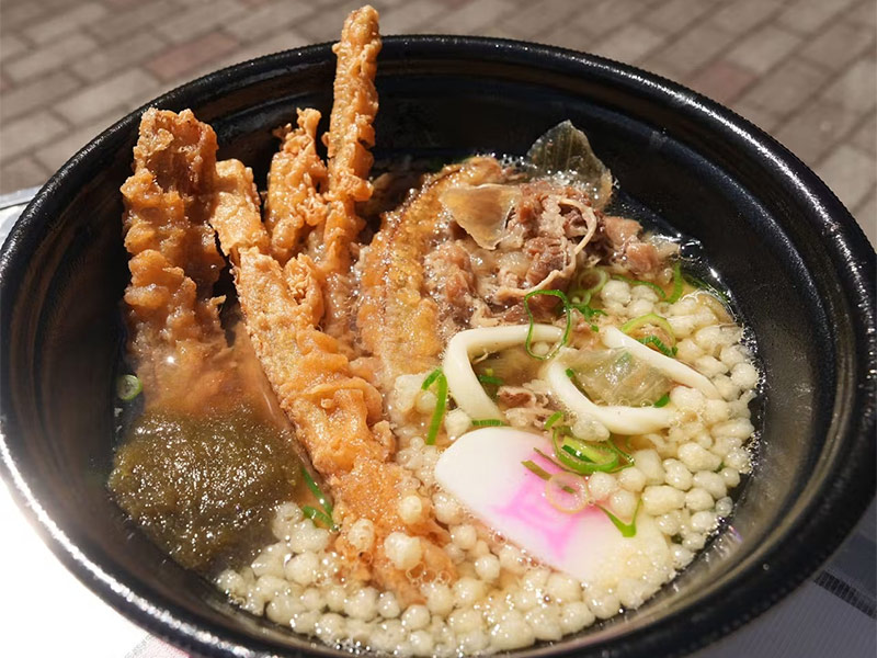 すかいらーくHD、飛躍へ虎視たんたん　「資さんうどん」全国へ