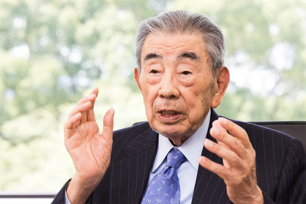 セブン＆アイ、コンビニ集中は正解か？ 初代会長らが語る激動の20年