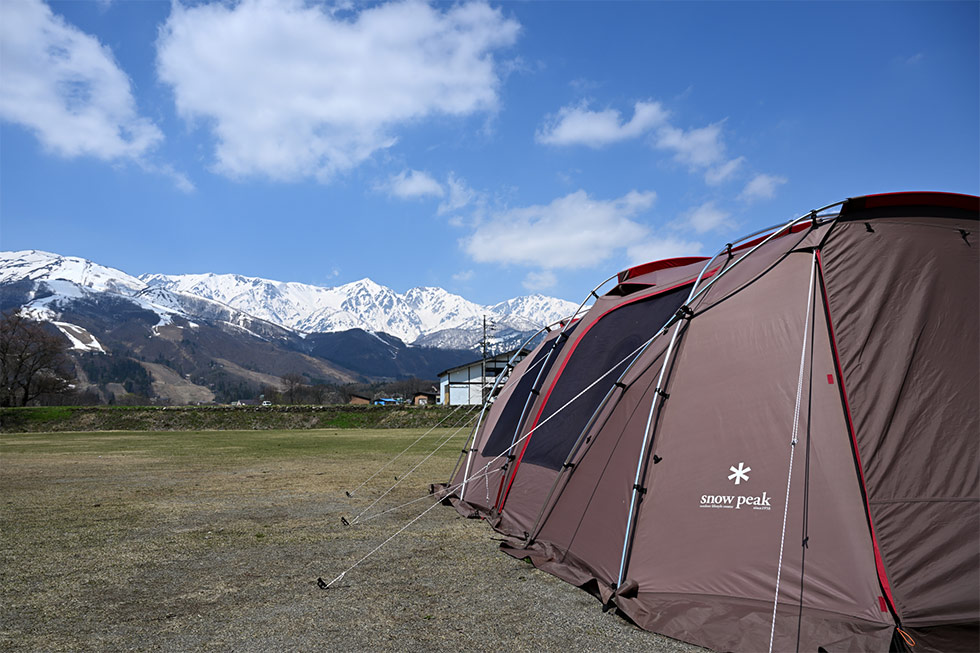 スノーピークの道具をレンタルして宿泊できるCAMPプランも用意。設営もスタッフがサポートしてくれるので安心だ